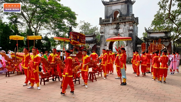 Rộn ràng lễ hội hằng năm tại đền Bảo Lộc 