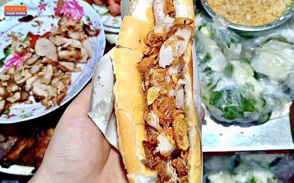 Bánh Mì Chân Cầu - quán ăn sáng Nam Định lâu đời 