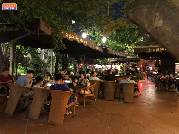 Không gian buổi tối cực chill ở quán cà phê Cát Tường Nam Định 