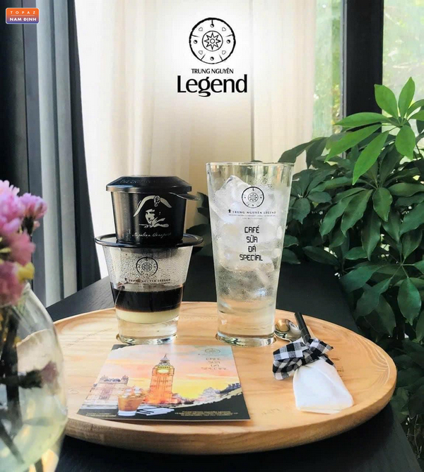 Đồ uống tại Cafe Trung Nguyên Legend Nam Định được trang trí đẹp mắt 