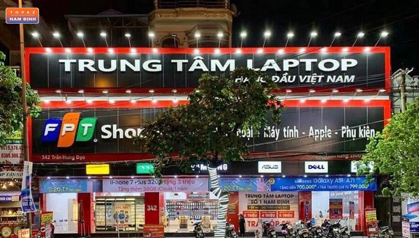 Cửa hàng FPT Shop tại đường Trần Hưng Đạo Nam Định 