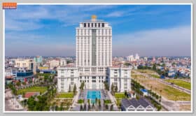 Toàn cảnh khách sạn Nam Cường Nam Định đẹp như lâu đài thu nhỏ giữa lòng thành phố