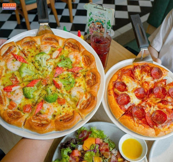 Pizza hải sản là món ăn bestseller tại The Pizza Company Nam Định